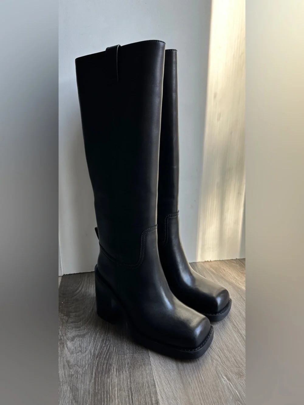 MICHAEL KORS Houston Leather Block Heel Boot US 8 $295